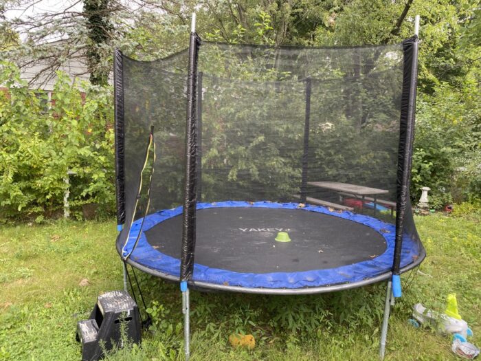 yakey 10 ft trampoline